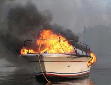 Σοκαριστικό: Με σοβαρά εγκαύματα η κόρη πασίγνωστης παρουσιάστριας μετά από φωτιά σε σκάφος!